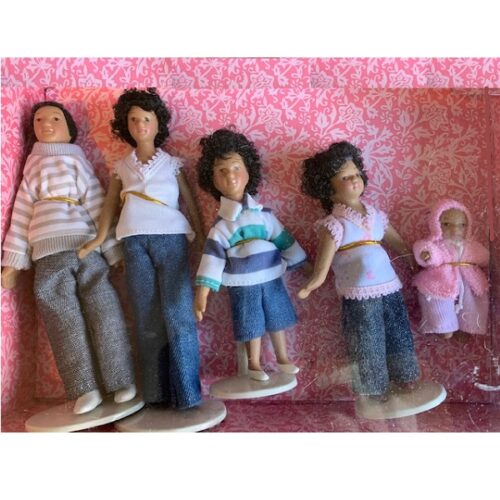 Dolls House - Modern Family Set - Scale 1:12