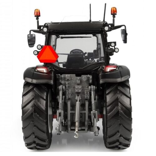 Universal Hobbies Valtra G135 Matt Black - Image 4